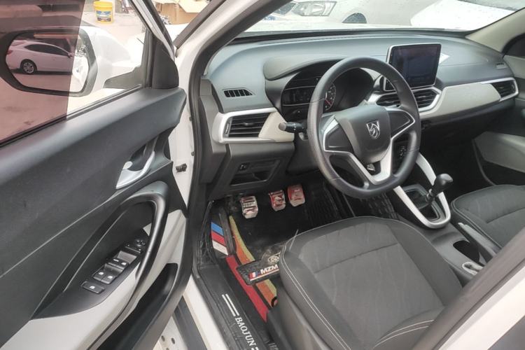 Used Baojun 510 2017 1.5L manual Comfort trim Driver Seat