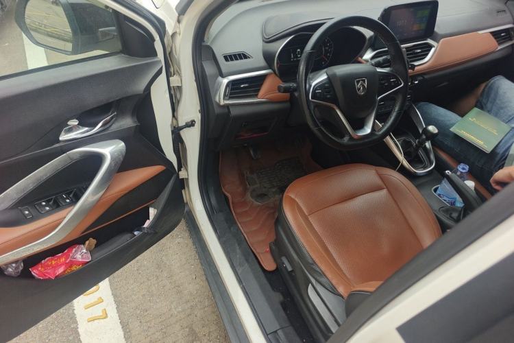 Used Baojun 510 2017 1.5L Manual Luxury Model Driver Seat