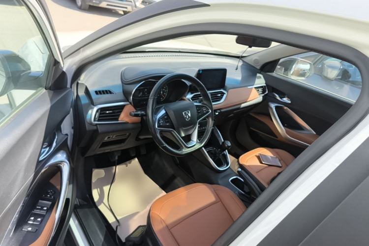 Used Baojun 510 2017 1.5L Manual Luxury Model Driver Seat