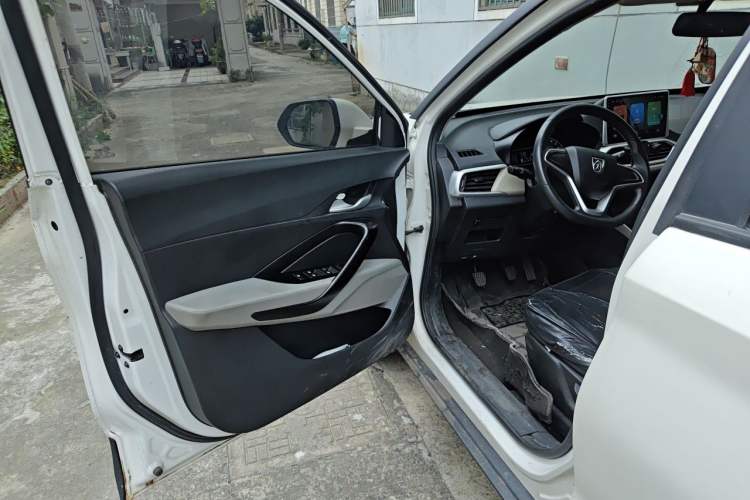Used Baojun 510 2017 1.5L manual Comfort trim Driver Seat