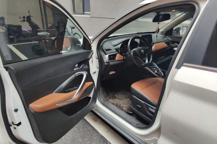 Used Baojun 510 2017 1.5L Automatic Luxury Model Driver Seat