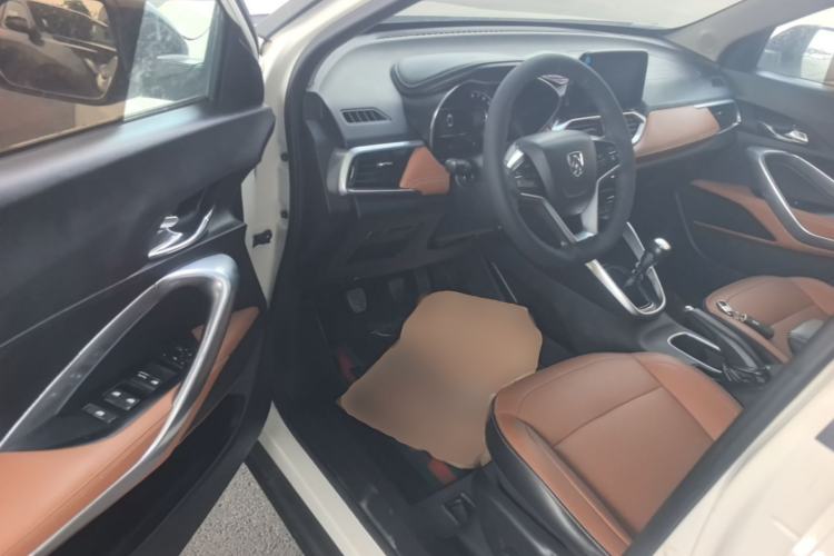 Used Baojun 510 2017 1.5L Manual Luxury Model Driver Seat
