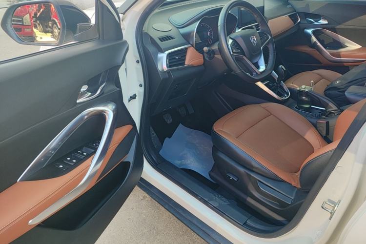 Used Baojun 510 2017 1.5L Manual Luxury Model Driver Seat