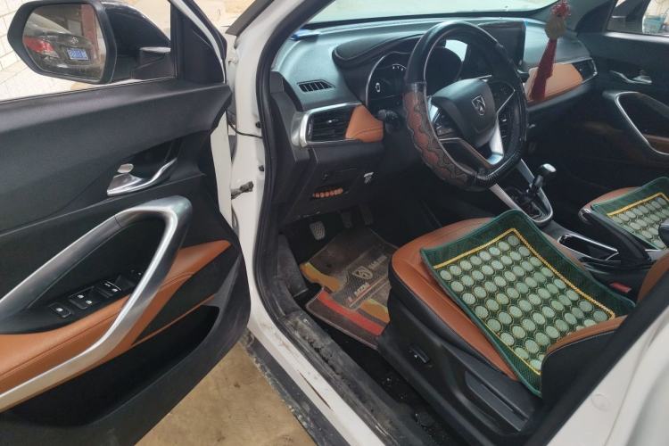 Used Baojun 510 2017 1.5L Manual Luxury Model Driver Seat