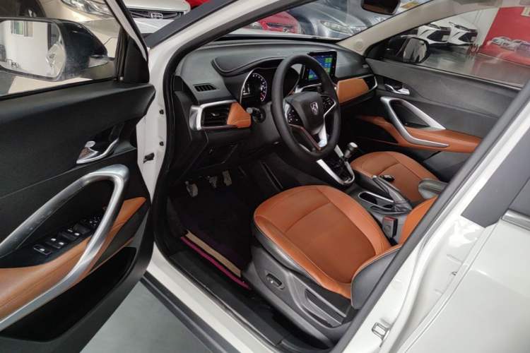 Used Baojun 510 2017 1.5L Manual Luxury Model Driver Seat