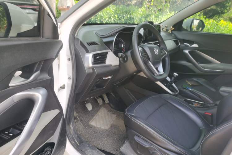 Used Baojun 510 2017 1.5L Manual Fashion Model Driver Seat