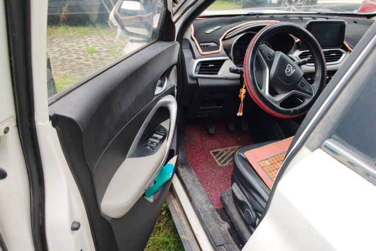 Used Baojun 510 2017 1.5L Manual Fashion Model Driver Seat