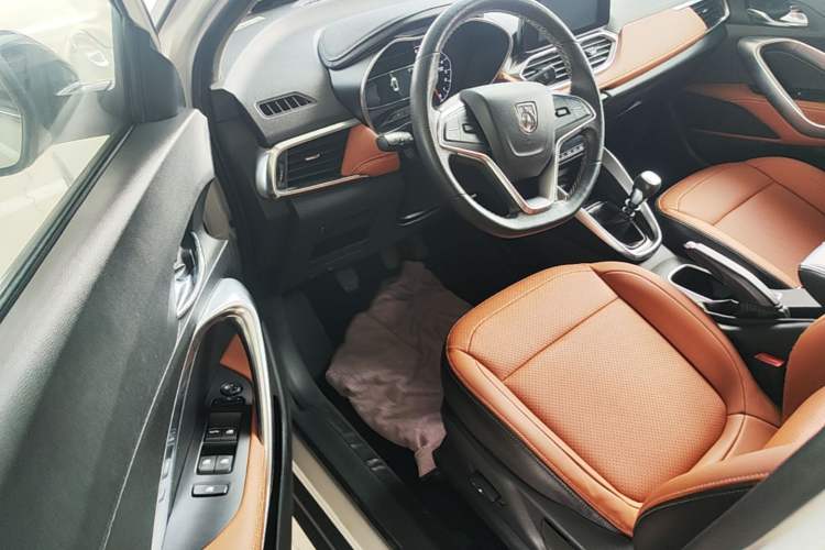 Used Baojun 510 2017 1.5L Manual Luxury Model Driver Seat