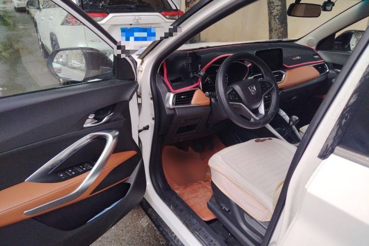 Used Baojun 510 2017 1.5L Manual Luxury Model Driver Seat