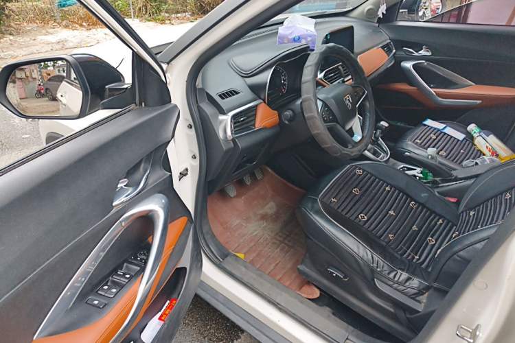 Used Baojun 510 2017 1.5L Manual Luxury Model Driver Seat