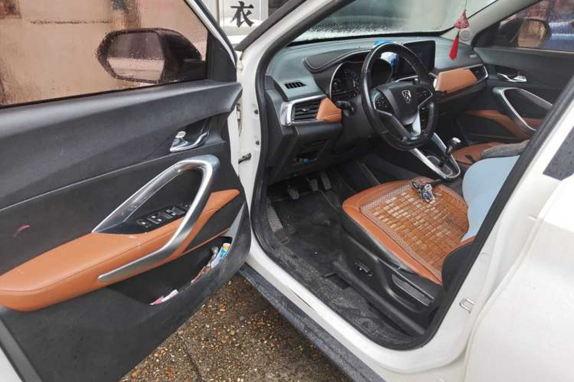 Used Baojun 510 2017 1.5L Manual Fashion Model Driver Seat