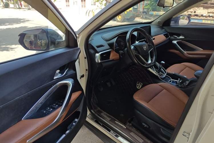 Used Baojun 510 2017 1.5L Manual Luxury Model Driver Seat