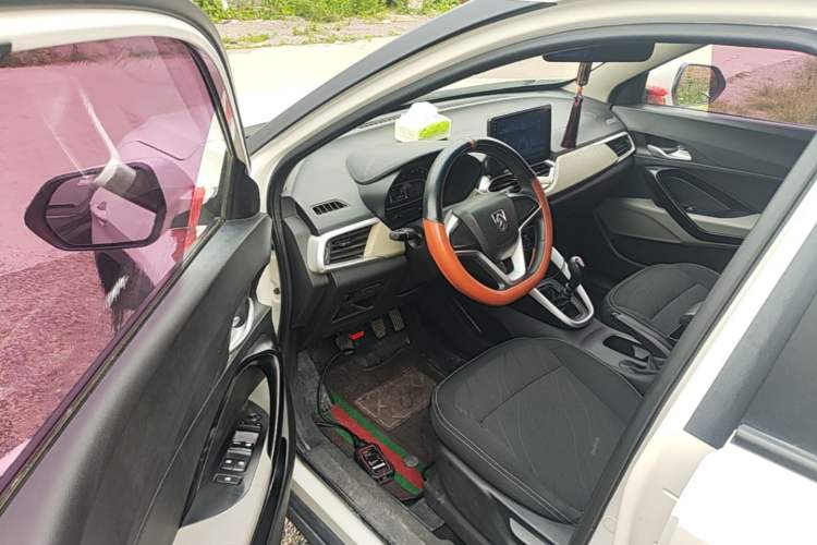 Used Baojun 510 2017 1.5L manual Comfort trim Driver Seat