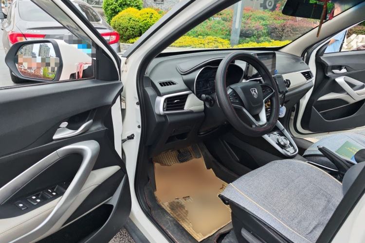 Used Baojun 510 2017 1.5L Automatic Fashion Model Driver Seat