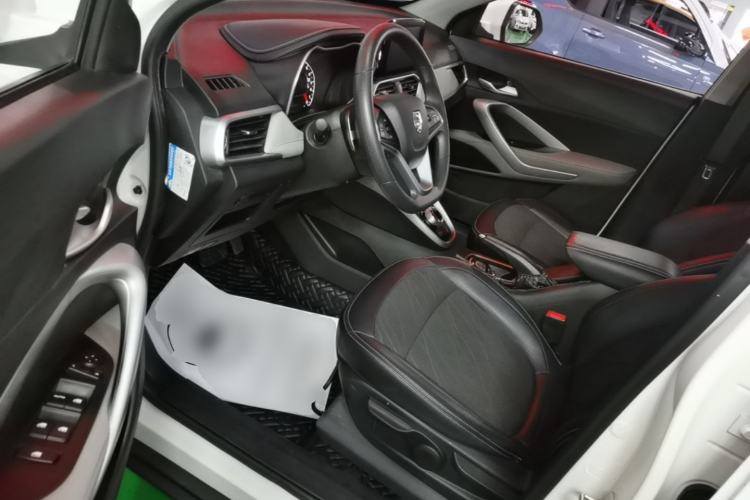 Used Baojun 510 2017 1.5L Automatic Fashion Model Driver Seat
