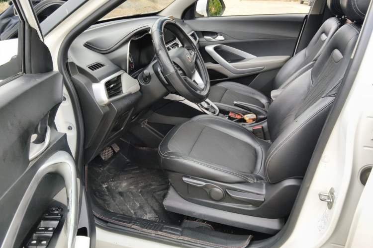 Used Baojun 510 2017 1.5L Automatic Fashion Model Driver Seat