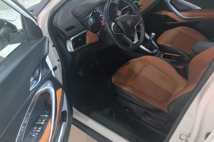 Used Baojun 510 2017 1.5L Manual Luxury Model Driver Seat