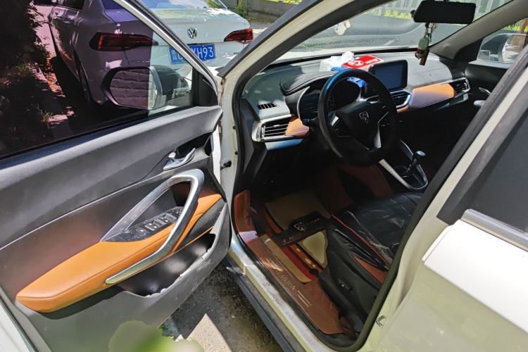 Used Baojun 510 2017 1.5L Manual Luxury Model Driver Seat