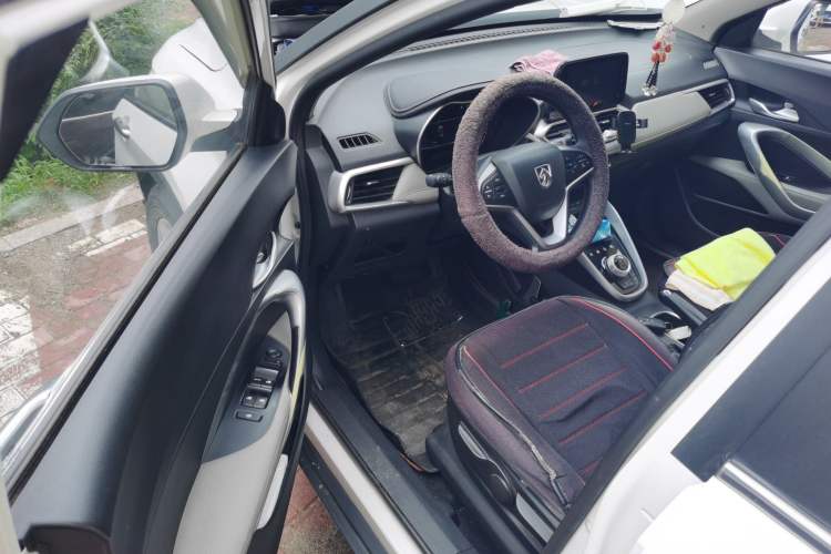 Used Baojun 510 2017 1.5L Automatic Fashion Model Driver Seat