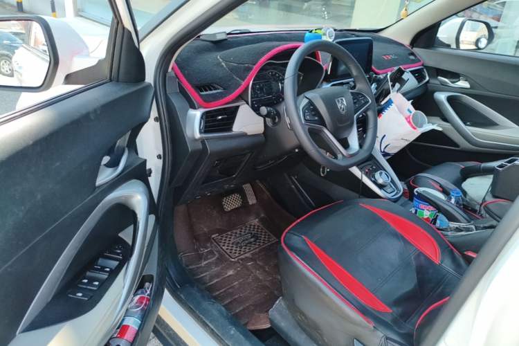 Used Baojun 510 2017 1.5L Automatic Fashion Model Driver Seat