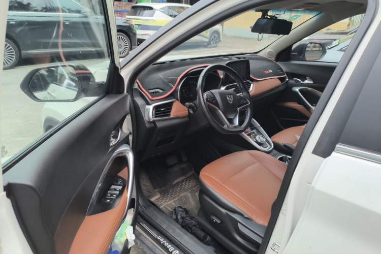 Used Baojun 510 2017 1.5L Automatic Luxury Model Driver Seat