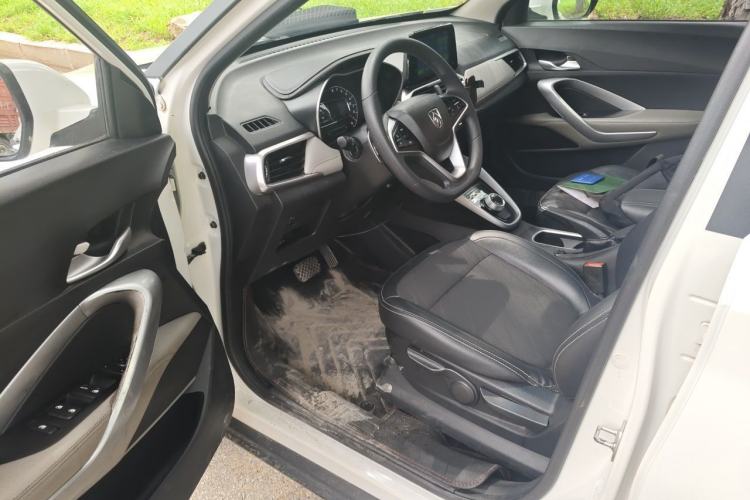 Used Baojun 510 2017 1.5L Automatic Fashion Model Driver Seat