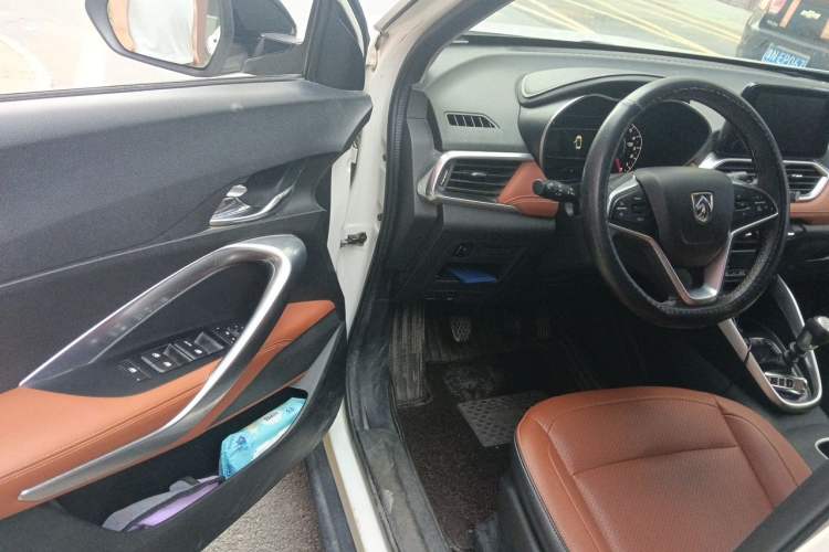 Used Baojun 510 2017 1.5L Manual Luxury Model Driver Seat