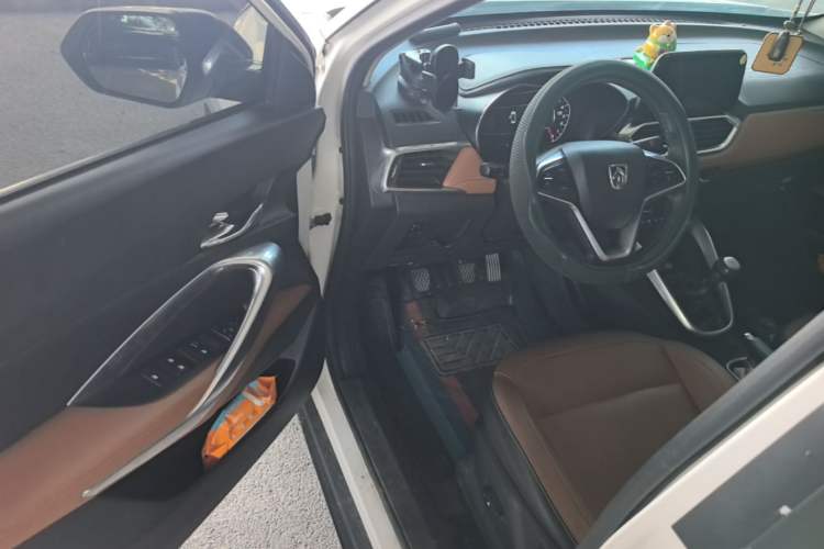 Used Baojun 510 2017 1.5L Manual Luxury Model Driver Seat