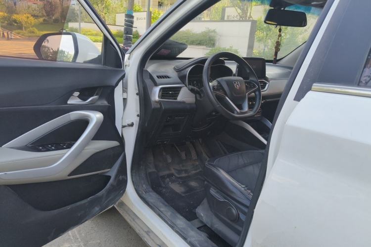 Used Baojun 510 2017 1.5L Manual Fashion Model Driver Seat