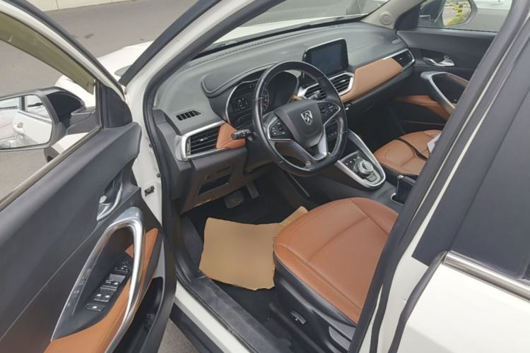 Used Baojun 510 2017 1.5L Automatic Luxury Model Driver Seat