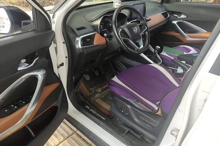 Used Baojun 510 2017 1.5L Manual Luxury Model Driver Seat