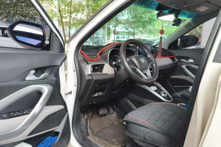 Used Baojun 510 2017 1.5L Automatic Fashion Model Driver Seat