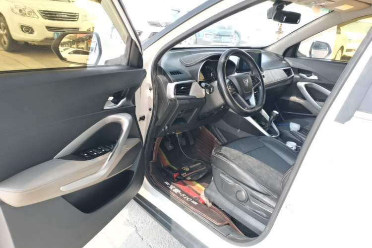 Used Baojun 510 2017 1.5L Manual Fashion Model Driver Seat