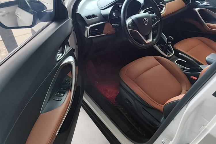 Used Baojun 510 2017 1.5L Manual Luxury Model Driver Seat