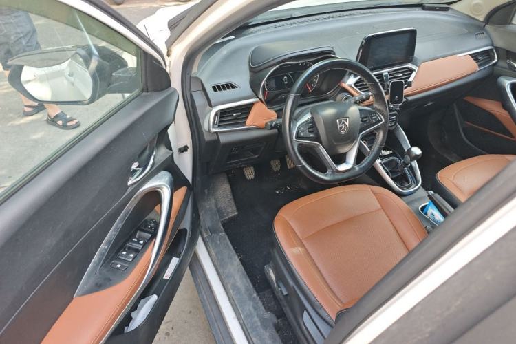 Used Baojun 510 2017 1.5L Manual Luxury Model Driver Seat