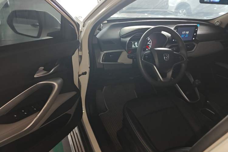 Used Baojun 510 2017 1.5L Manual Fashion Model Driver Seat