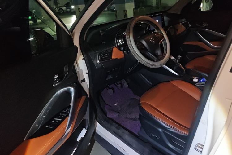 Used Baojun 510 2017 1.5L Manual Luxury Model Driver Seat