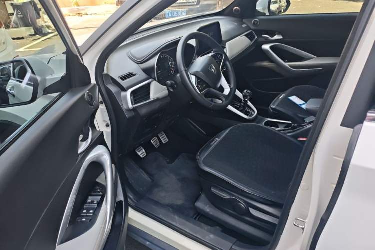 Used Baojun 510 2017 1.5L Manual Fashion Model Driver Seat