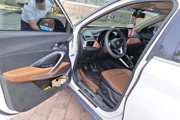 Used Baojun 510 2017 1.5L Manual Luxury Model Driver Seat