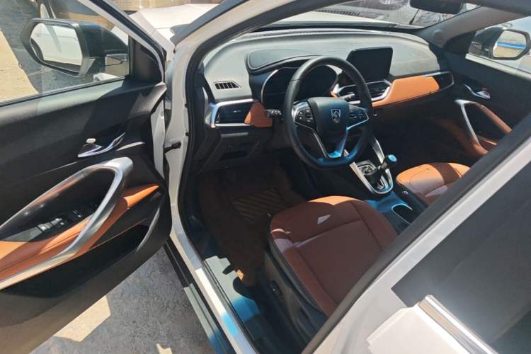 Used Baojun 510 2017 1.5L Manual Luxury Model Driver Seat