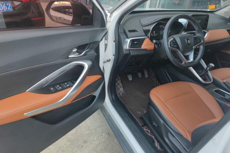 Used Baojun 510 2017 1.5L Manual Luxury Model Driver Seat