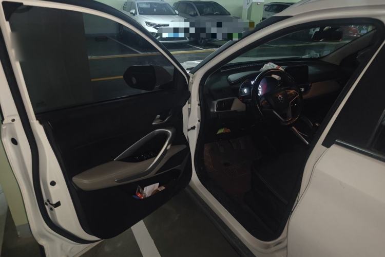 Used Baojun 510 2017 1.5L Manual Fashion Model Driver Seat