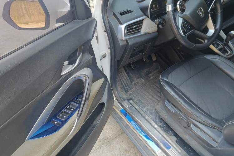 Used Baojun 510 2017 1.5L Manual Fashion Model Driver Seat