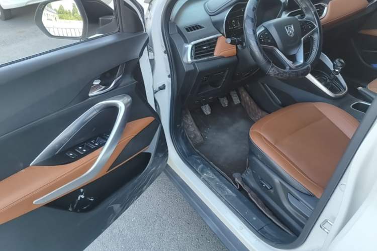 Used Baojun 510 2017 1.5L Manual Luxury Model Driver Seat