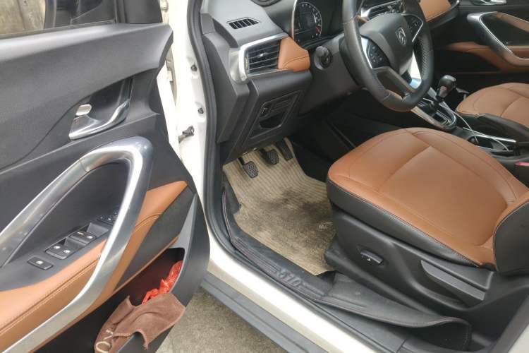 Used Baojun 510 2017 1.5L Manual Luxury Model Driver Seat