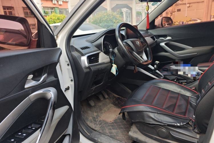 Used Baojun 510 2017 1.5L Manual Fashion Model Driver Seat