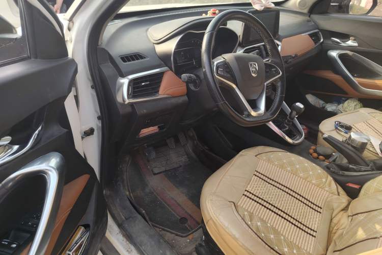 Used Baojun 510 2017 1.5L Manual Luxury Model Driver Seat