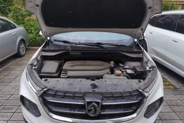 Used Baojun 510 2017 1.5L Manual Fashion Model Engine Bay