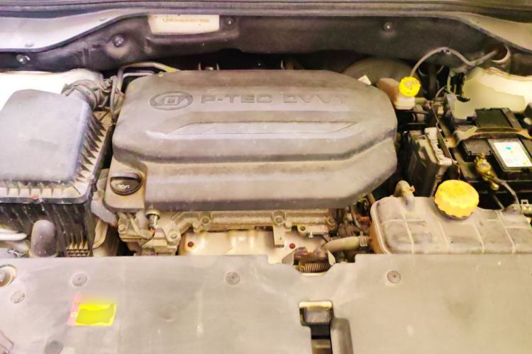 Used Baojun 510 2017 1.5L Automatic Fashion Model Engine Bay