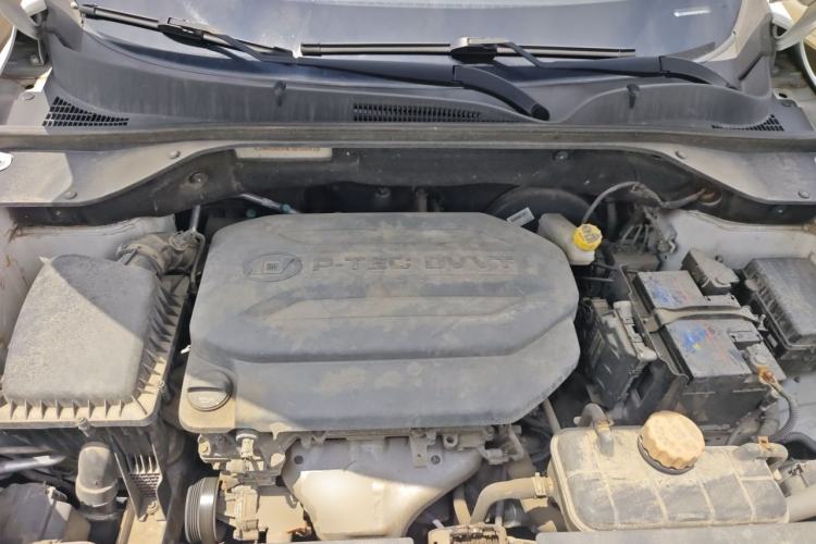 Used Baojun 510 2017 1.5L Automatic Fashion Model Engine Bay